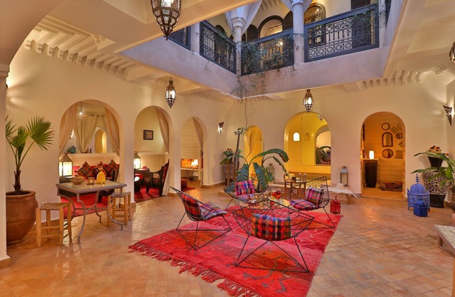 Exclusive Riad Couleur Médina with Heated Pools, Jacuzzi & Spa