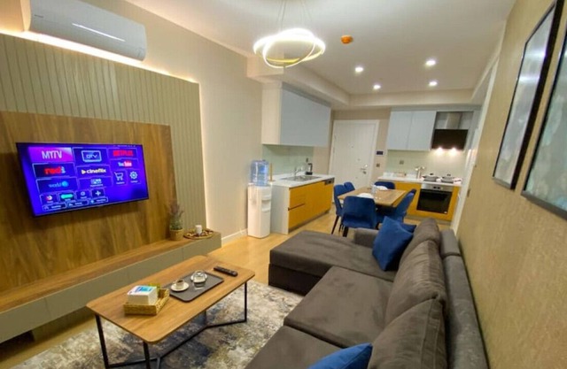 Exclusive Spacious 2+1 Apartment (2 bathrooms) - core living