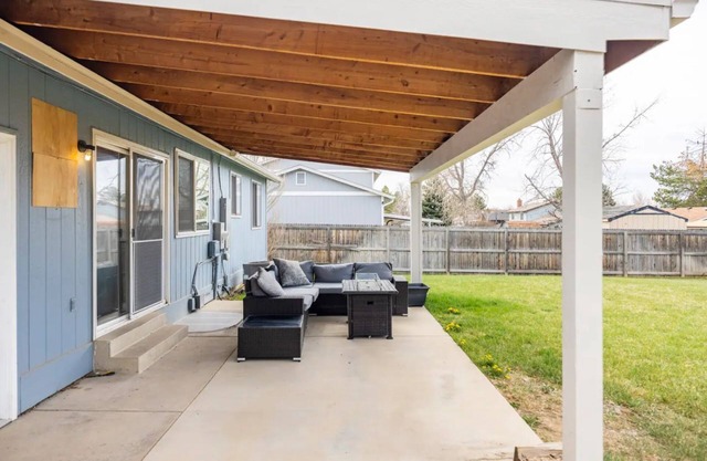 Exclusive Stay Private Room 2: Adults Only + Near Red Rocks