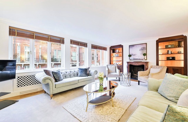Exclusive Townhouse next to Harrods.