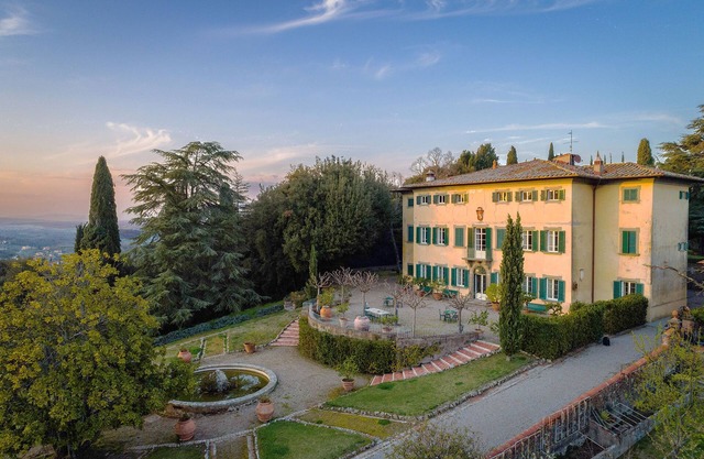 Luxusvilla aus dem 18.Jahrhundert, Pool. Feine Winzerei in Chianti, in Toskana