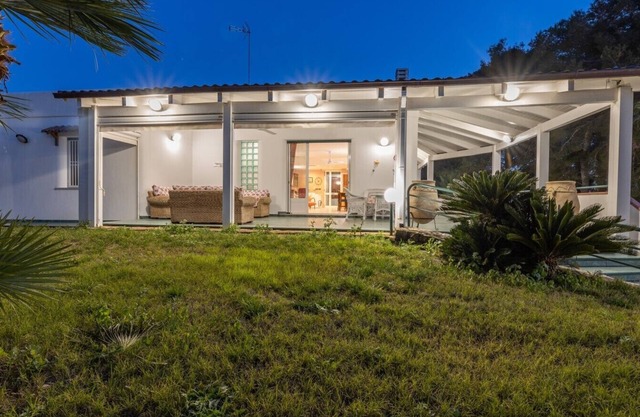 Exclusive villa by the sea 4 bedrooms, 3 bathrooms 8 places