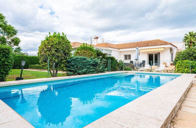 Exklusive Villa Mario mit privatem Pool, WLAN und in Strandnähe