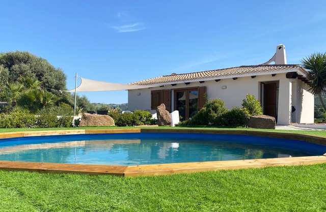 Exklusive Villa mit Pool und atemberaubendem Blick auf das Meer von Castelsardo