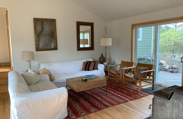 Exclusive walk to the beach Lazy Point House