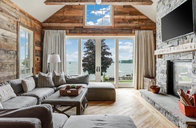 Exclusive Waterfront Getaway with Beach & Bunkie