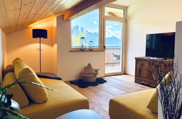 Exklusives Hof.Apartment mit Panoramablick auf die Dolomiten.