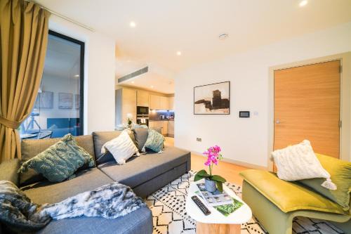 Executive 1 Bed Apartment Central London Victoria Station FREE WIFI & COOLING SYSTEM by City Stay Aparts London
