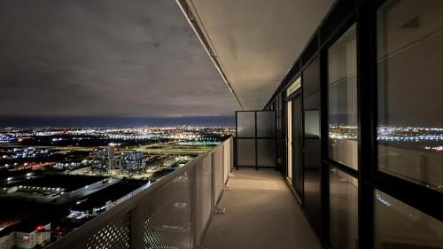 Executive 1 Bedroom Vaughan Metropolitan Condo