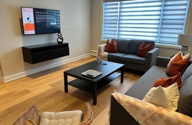 Executive 2 bedrooms 1200sf apartment