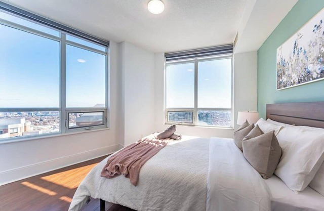 Executive 2BR-2Bath Condo, High Floor, Parking