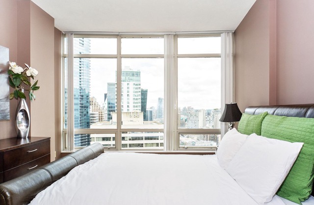 Executive 3 bdrm Condo in a 5 Star Downtown Vancouver Building