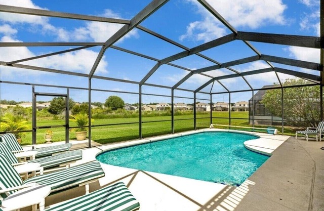 Executive Villa mit 5 Schlafzimmern, großem privatem Pool und fantastischem Naturschutzblick