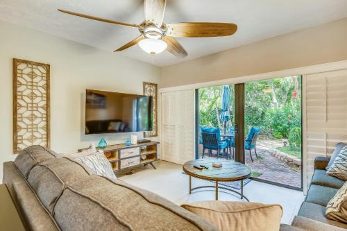 Executive Bay Club Condo M-1