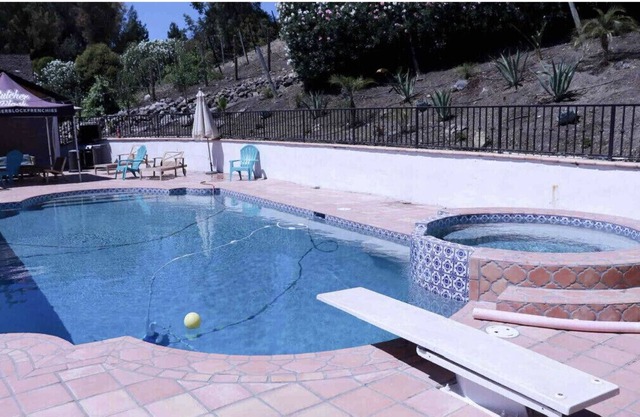 Executive Estate with Private Pool & Pool Spa