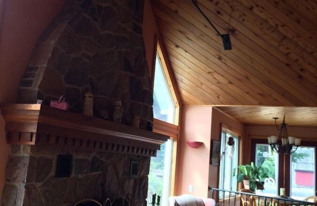 Executive home 3 minutes from top of Beaver Valley Ski Club