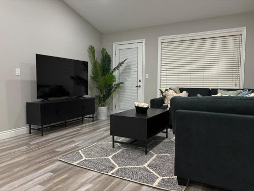Executive Home in Windsor close to the airport