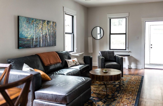 Executive Luxury heritage home with lake views minutes from shops, beach & ski!