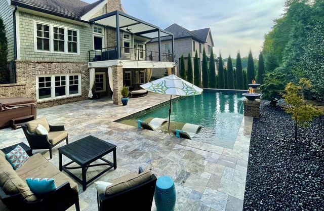 EXECUTIVE Resort/Family Estate POOL+Hot Tub +TESLA Model X (opt)