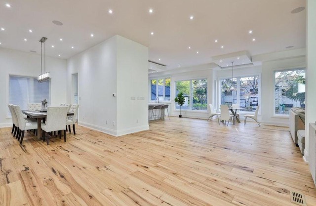 Executive Room in Toronto next to Yorkdale shopping centre