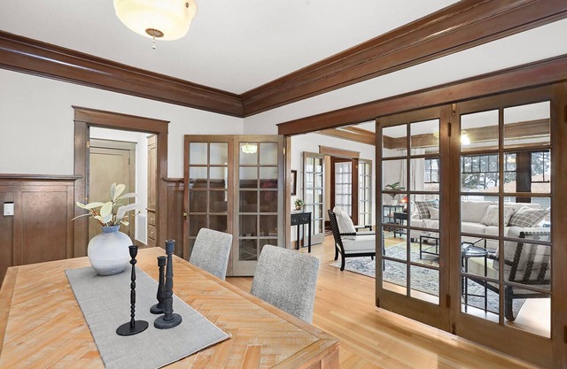 Executive Style Comfort with AC, WiFi in The Dalles