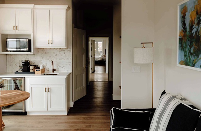 Executive Suite - 1 King | Sleeper Sofa | Balcony