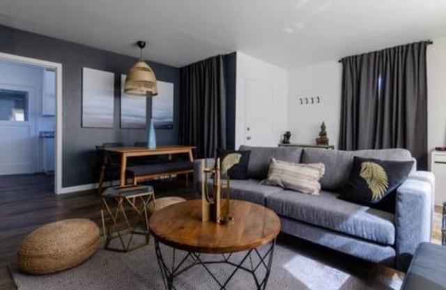 Executive suite central location PET FRIENDLY