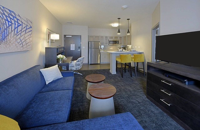 Executive Suite mit Kingsize-Bett. Frühstück kostenlos. Zugang zum Business Center.