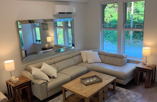 Executive Townhome w/ Ocean & Mountain Views