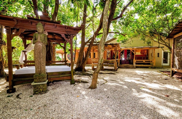 Exotic Sukiya Tiny House Japanese gardens