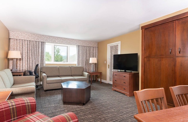 Expansive 2BR | Sleeps 10 | Ski-In
