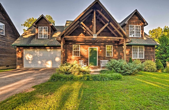NEW! Expansive Cabin with Kentucky Lake Access!