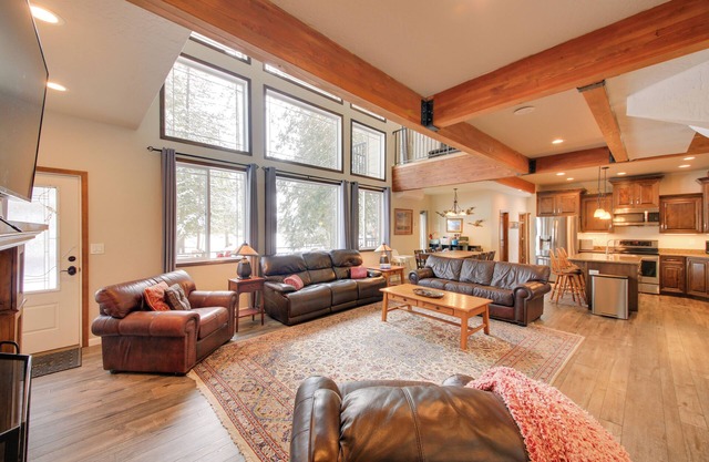 Expansive Group Lake House w/ Private Hot Tub!