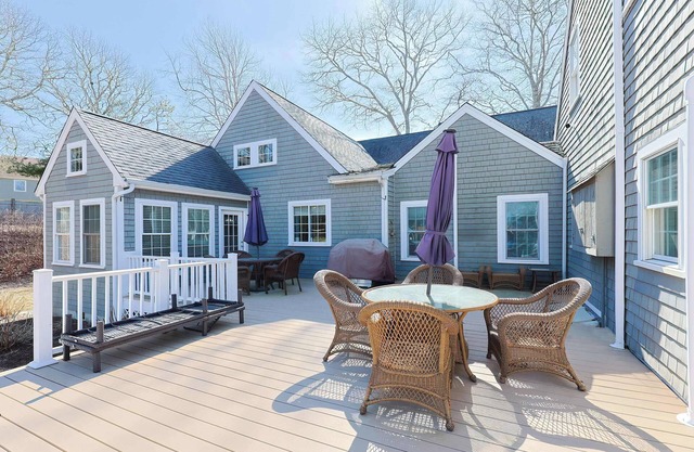 Expansive Oasis With Water Views, Walk To Beach!