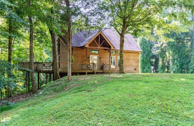 Expansive Views of Dale Hollow!