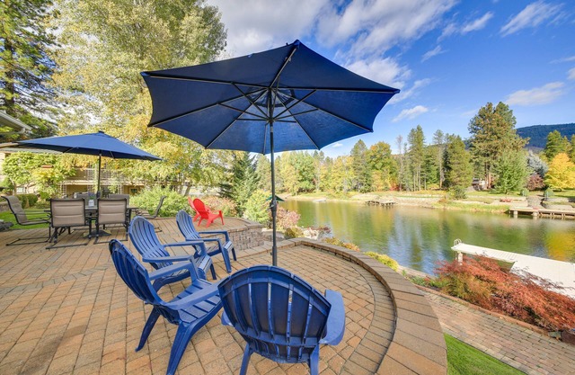 Expansive Waterfront Escape w/ Kayaks + SUPs!