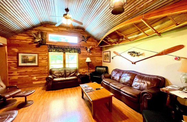Expedition Suite, Gatherings, River view, Wade-in access