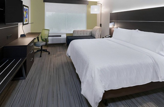 Experience a Luxurious & Comfortable Staycation!