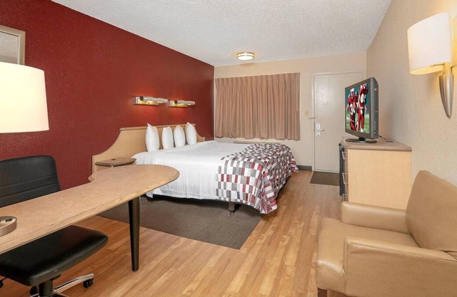 Experience a Weekend of Fun! Pet-friendly, FREE Parking, Near Glen Falls!