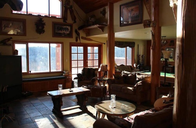 Erleben Sie eine funktionierende Guest Ranch im Herzen von Cowboy County