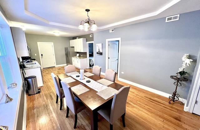 Experience Chicago living near United Center -