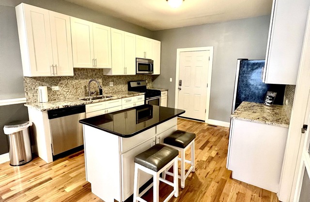 Experience Chicago living near United Center