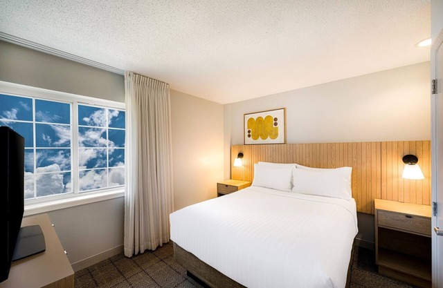Experience Colgate Clock! Spacious Suite! Near Light Rail!