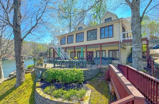 Experience lake life at our 5-bedroom retreat near Smith Mountain