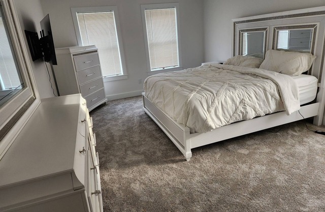 Experience Leicester living in spacious rooms