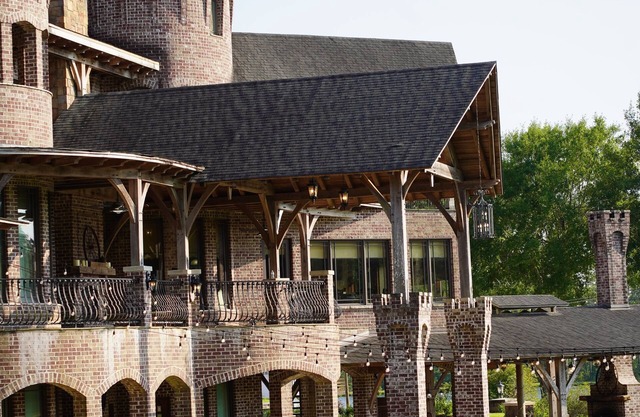 Experience Luxury at a Secluded 10BR Castle: Lakes, Beach, Luxury! Pet Friendly