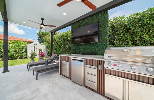 Experience Luxury and Comfort in Boca Raton: Your Ideal Vacation Home Awaits!n