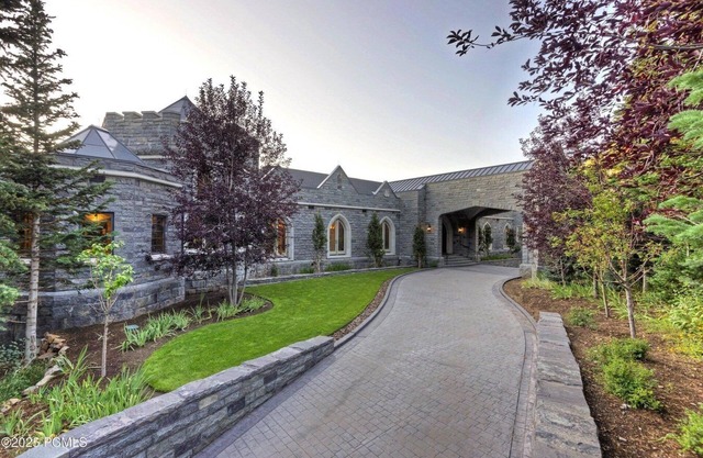 Experience luxury at Colony Ski Castle, heart of Park City, perfect for ski and family