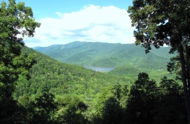 Asheville Mountain Chateau mit Millionen-Dollar-Ansichten und einem großen Whirlpool