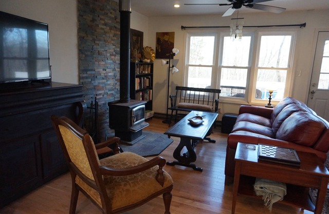 Experience Peace in this Beautiful country cottage nestled beneath the mountains